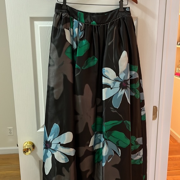 Lord & Taylor Full Skirt - Picture 7 of 10